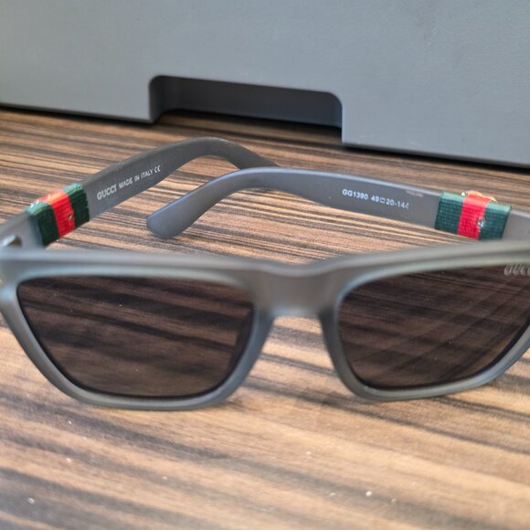 GUCCI Oversized Gray Transparent Sunglasses – Made in Italy | Unisex Designer Ey - Picture 3 of 9